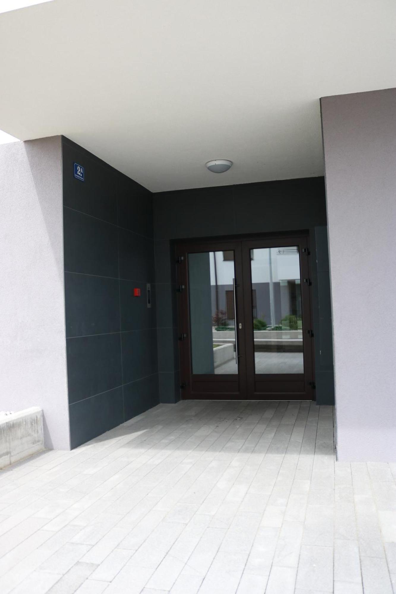 Apartment Queen Karlovac Exterior photo