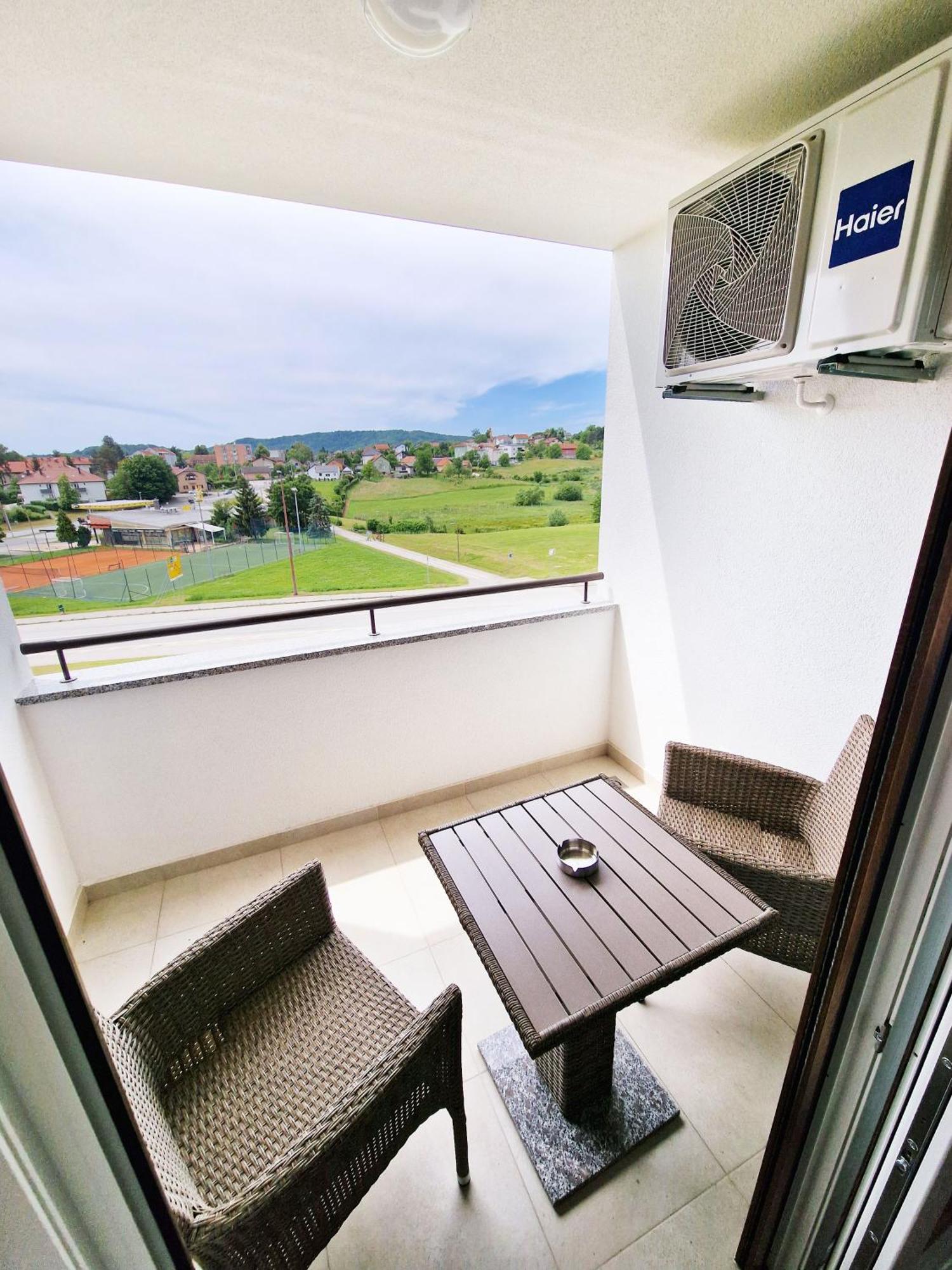 Apartment Queen Karlovac Exterior photo